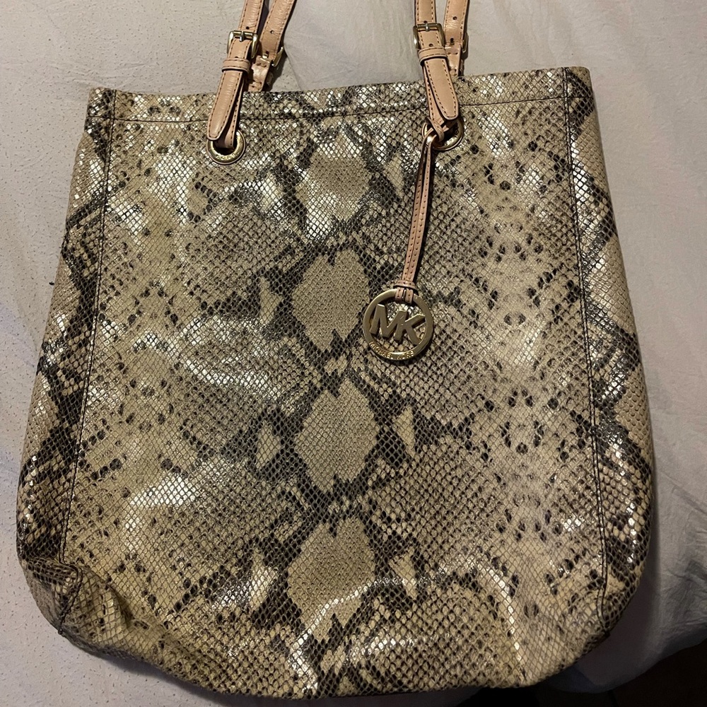 Michael Kors tote